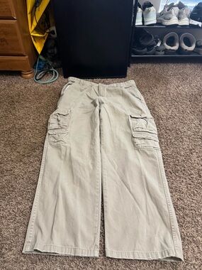 Wrangler Beige Cargo Pants with Side Utility Pockets